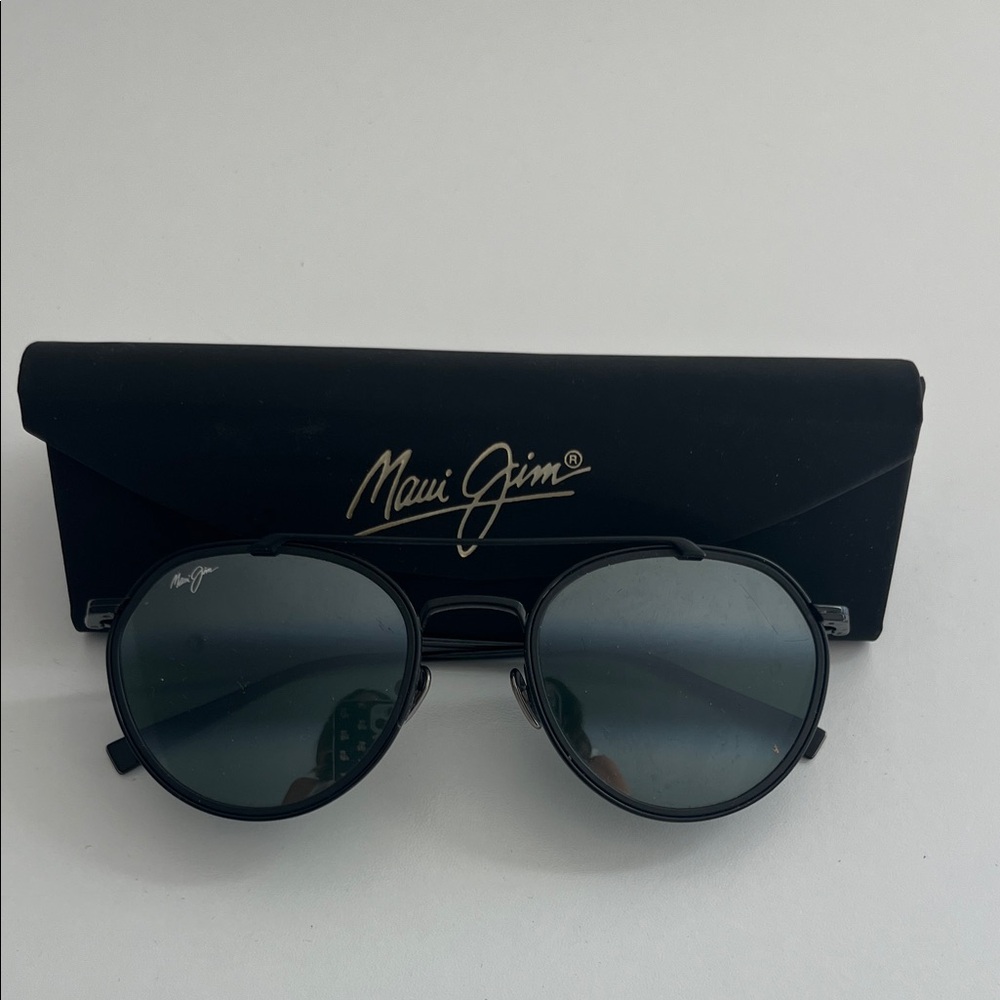 Maui Jim Black Aviator Sunglasses with Case